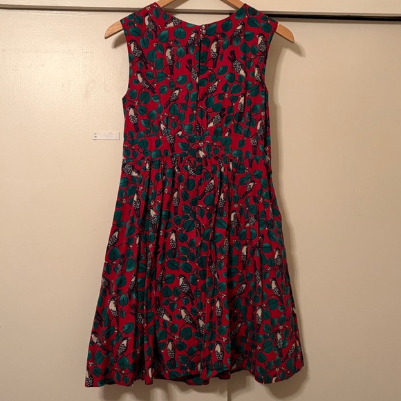 Emily and Fin Red Bird Print Dress with Green Leaves
Size M UK 12 Fully Lined - Picture 9 of 13